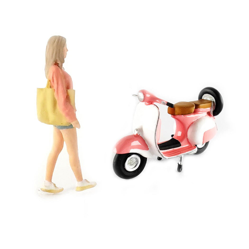 2PCS "Girl with Vespa" 1/64 Mini Figure HO 1:64