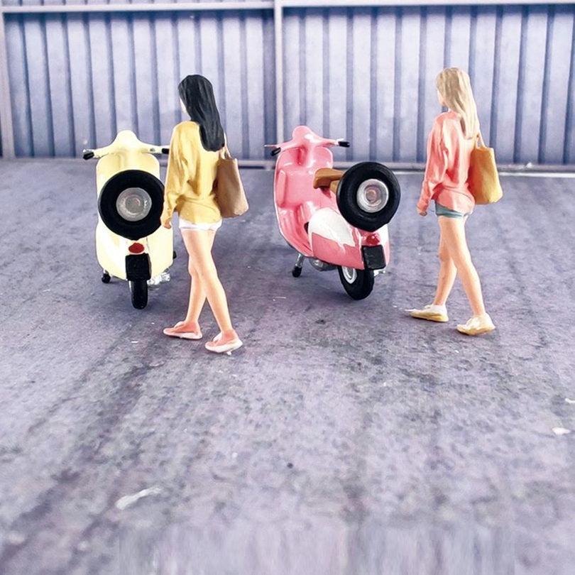 2PCS "Girl with Vespa" 1/64 Mini Figure HO 1:64