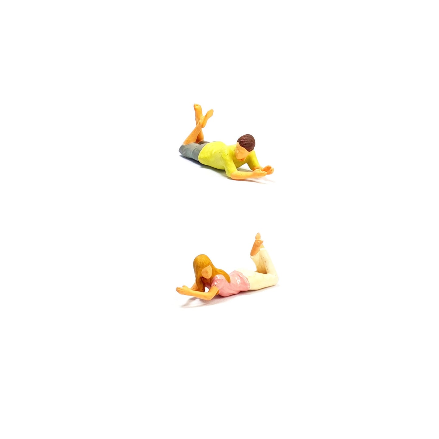 2PCS "Picnic Couple" 1/87 Mini Figure HO 1:87