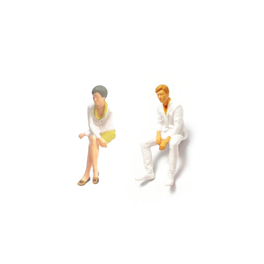 2PCS "Sitting Couple" 1/87 Mini Figure HO 1:87