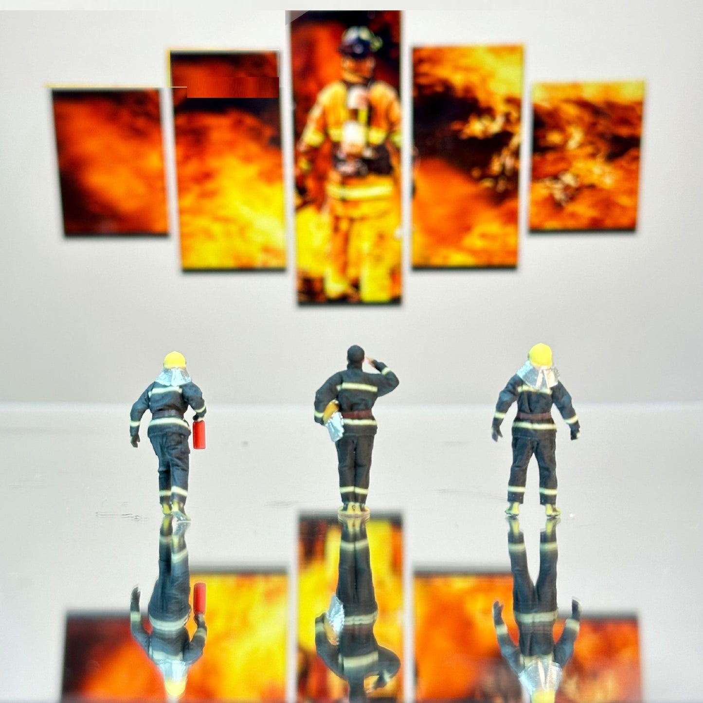 3PCS "The Fireman" 1/64 Mini Figure HO 1:64