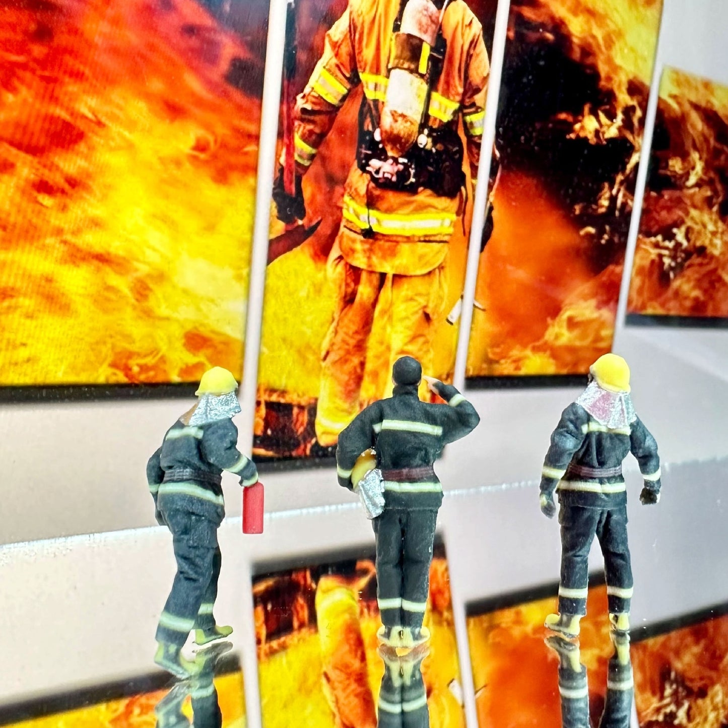 3PCS "The Fireman" 1/64 Mini Figure HO 1:64